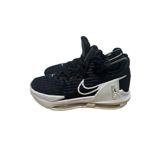 Nike Kids' Grade School LeBron Witness 6 Basketball Shoes Size 4 Youth - Picture 1 of 6